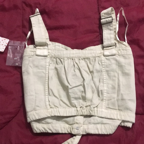 LAST CHANCE TO BUY! Such an adorable crop top! NWT - Picture 3 of 4